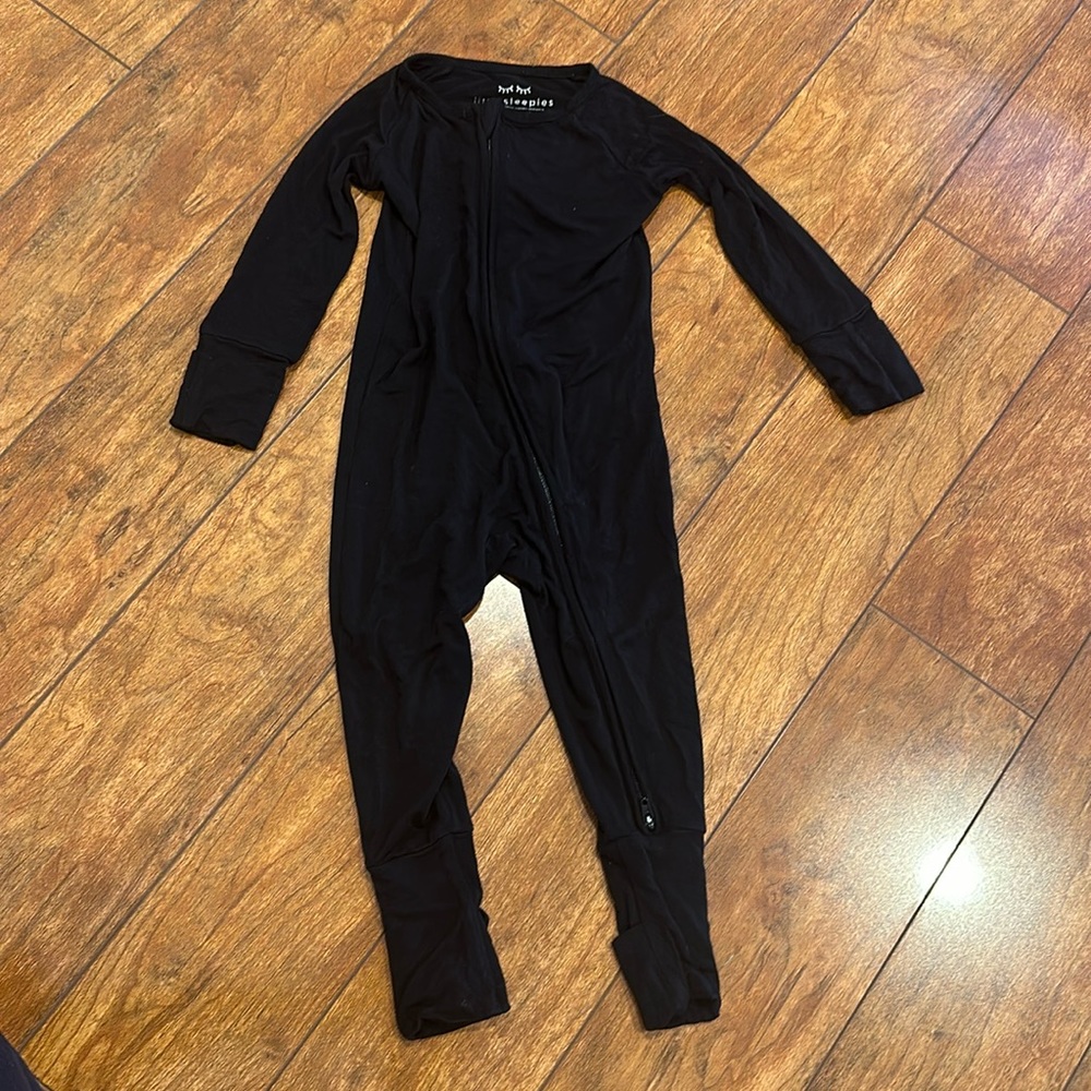 Little Sleepies zippy in black